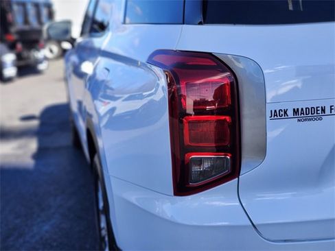 Used 2021 Hyundai Palisade SE image 9