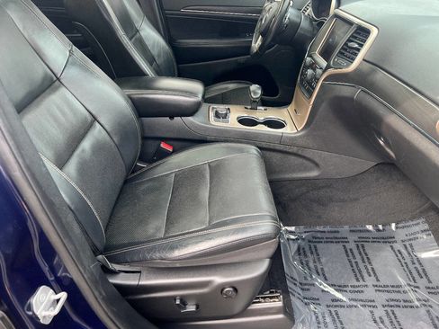 Used 2015 Jeep Grand Cherokee Limited w/ Luxury Group II AWD/4WD image 28