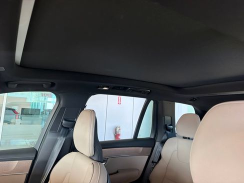 Used 2026 Volvo XC90 B5 Plus w/ Protection Package Premier AWD/4WD image 8