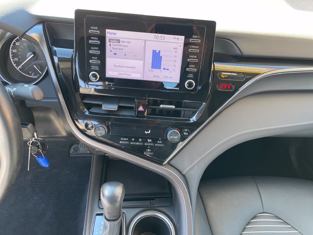 Used 2024 Toyota Camry SE w/ Cold Weather Package FWD image 17