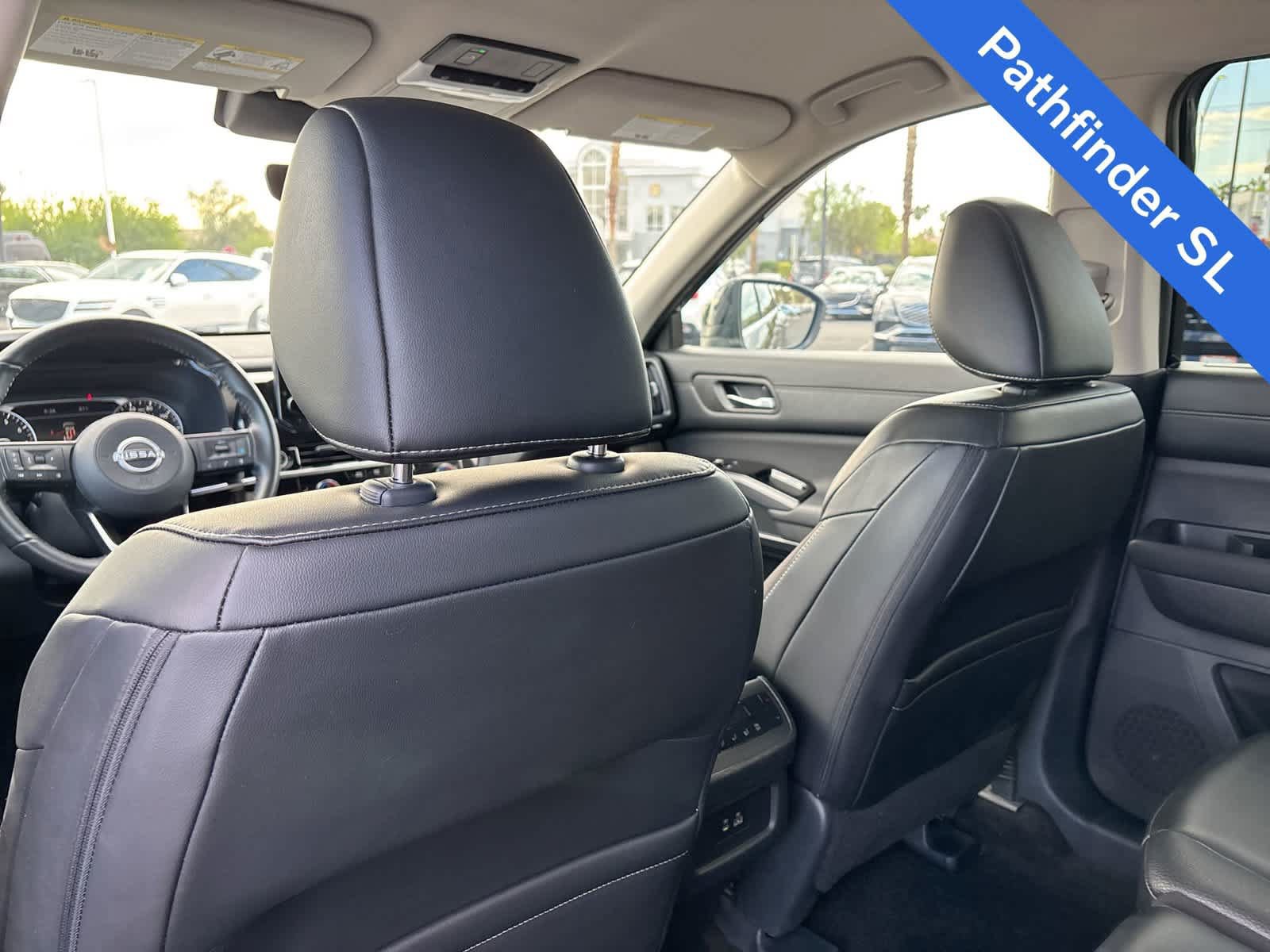 Used 2024 Nissan Pathfinder SL w/ Black Appearance Package FWD image 16