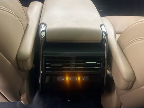 Certified 2025 Land Rover Range Rover Sport SE AWD/4WD image 25