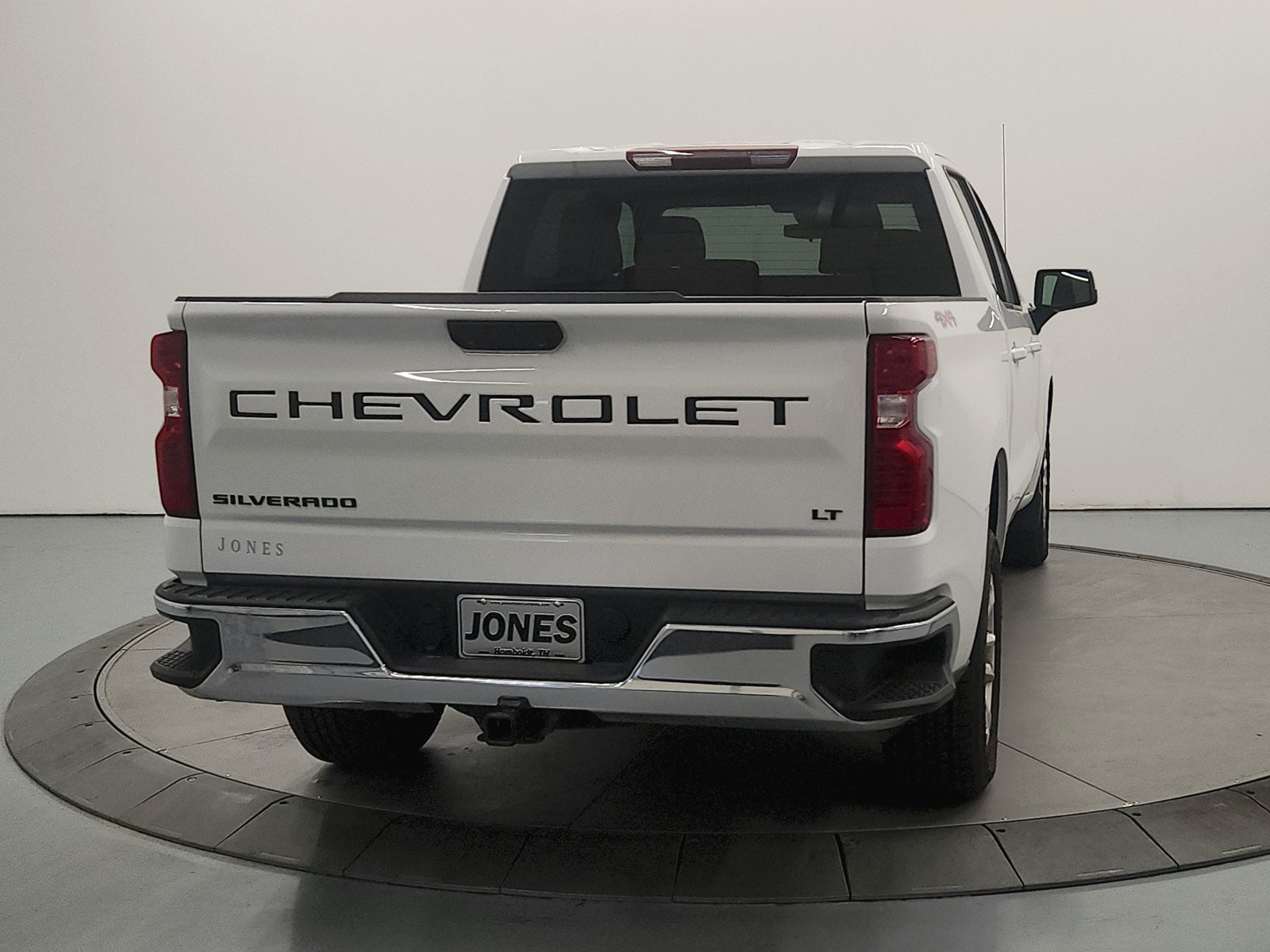 Used 2024 Chevrolet Silverado 1500 LT AWD/4WD image 7