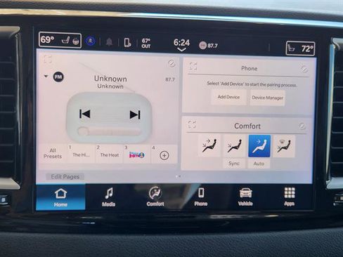 Used 2024 Chrysler Pacifica Touring-L image 13