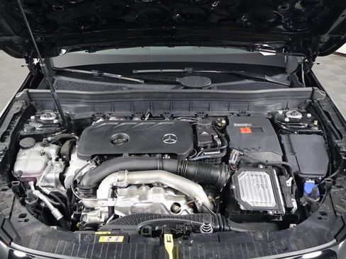 New 2026 Mercedes-Benz GLB 250 image 9