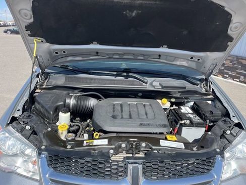 Used 2019 Dodge Grand Caravan SE FWD image 23