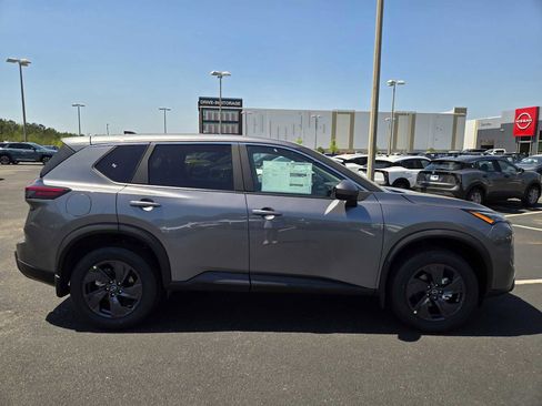 New 2026 Nissan Rogue SV FWD image 5