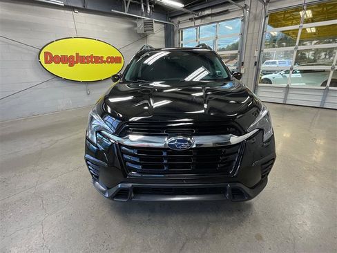 Used 2024 Subaru Ascent Premium w/ Convenience Package image 8