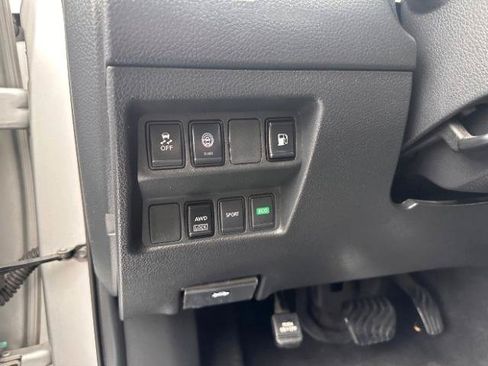 Used 2020 Nissan Rogue S AWD/4WD image 21