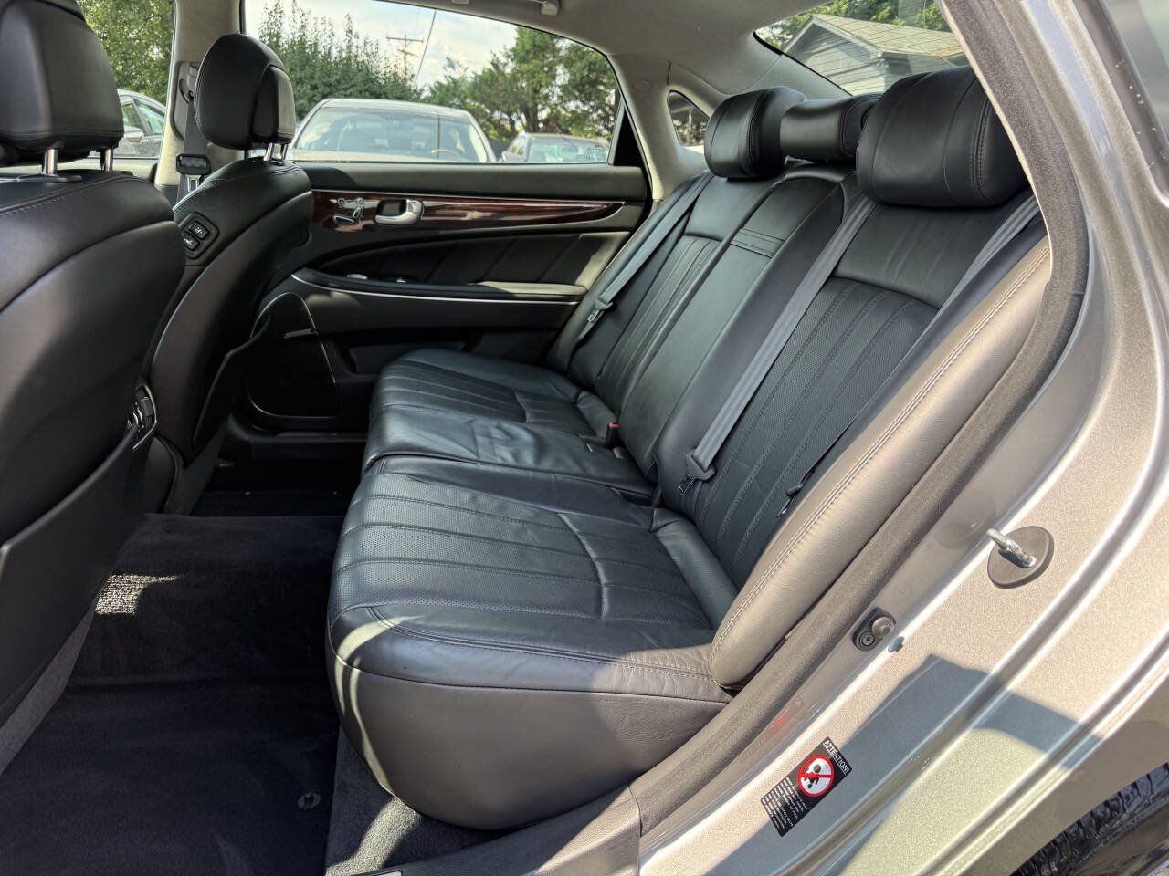 Used 2012 Hyundai Equus Signature RWD image 11