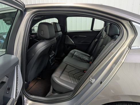 Used 2024 BMW 530i xDrive image 10