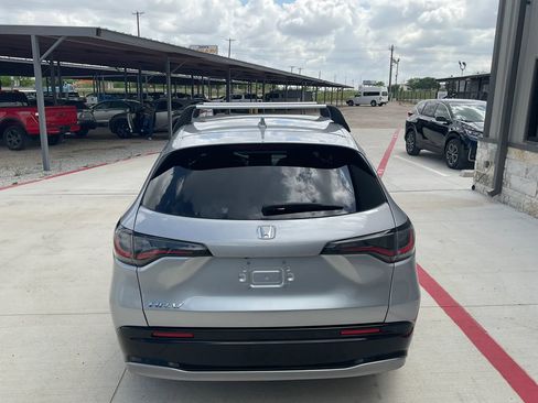 Used 2024 Honda HR-V EX-L image 8