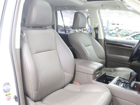 Used 2019 Lexus GX 460 Luxury AWD/4WD image 28