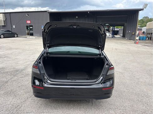 Used 2025 Honda Accord LX image 37
