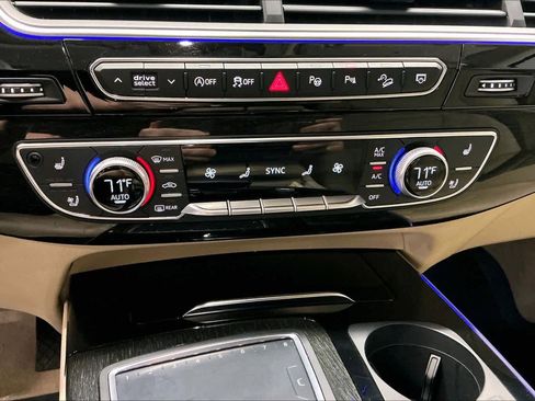 Used 2019 Audi Q7 3.0T Prestige image 35