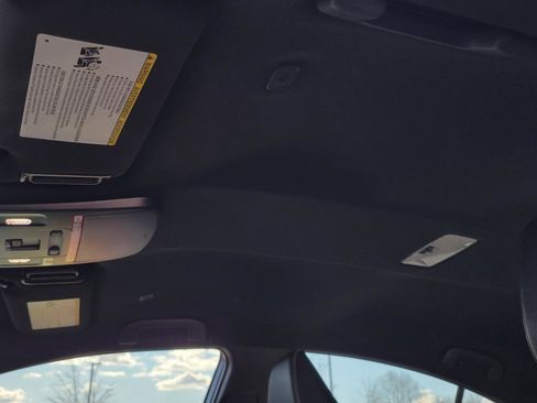 Used 2025 Toyota Camry SE image 28