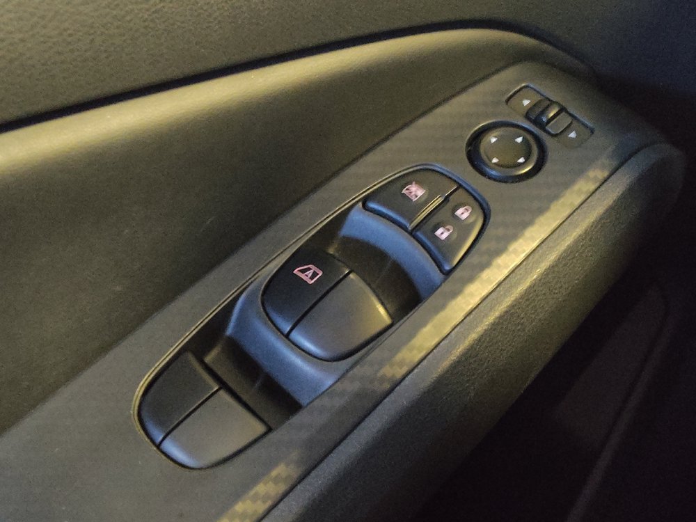 Used 2025 Nissan Altima 2.5 SV FWD image 27