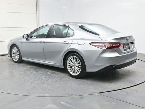 Used 2018 Toyota Camry XLE image 17