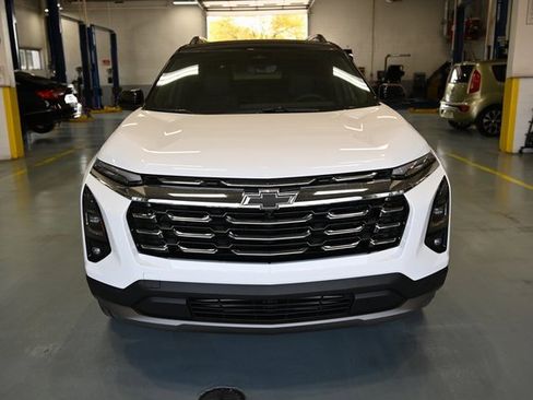 New 2026 Chevrolet Equinox LT w/ Convenience Package II image 2