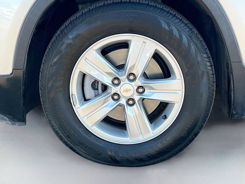 Used 2022 Chevrolet Trax LS w/ Tint and Cruise Package FWD image 28