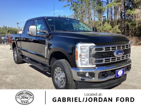 New 2025 Ford F250 XLT w/ FX4 Off-Road Package image 1