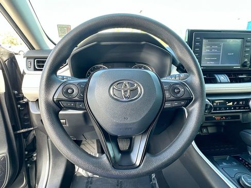 Used 2022 Toyota RAV4 XLE image 12
