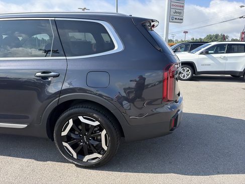 Used 2025 Kia Telluride S AWD/4WD image 9