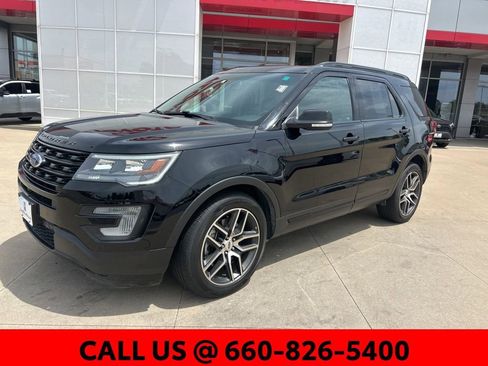 Used 2017 Ford Explorer Sport w/ Equipment Group 401A AWD/4WD image 2