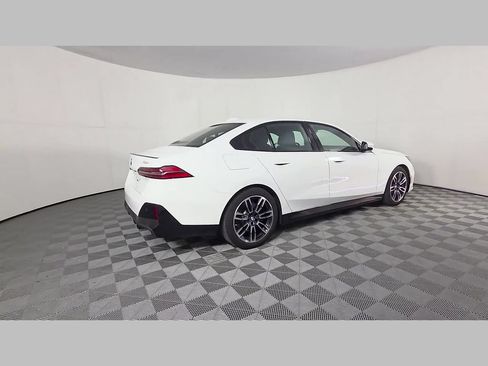 Used 2024 BMW 530i xDrive w/ M Sport Package AWD/4WD image 39