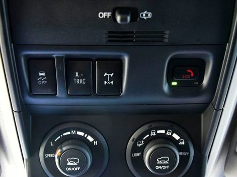 Certified 2024 Toyota 4Runner TRD Off-Road image 28