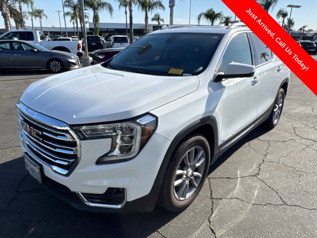 Used 2023 GMC Terrain SLT w/ LPO, Cargo Package FWD image 1