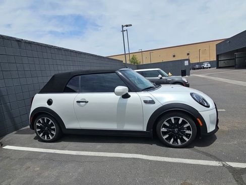 Used 2023 MINI Cooper S FWD image 3