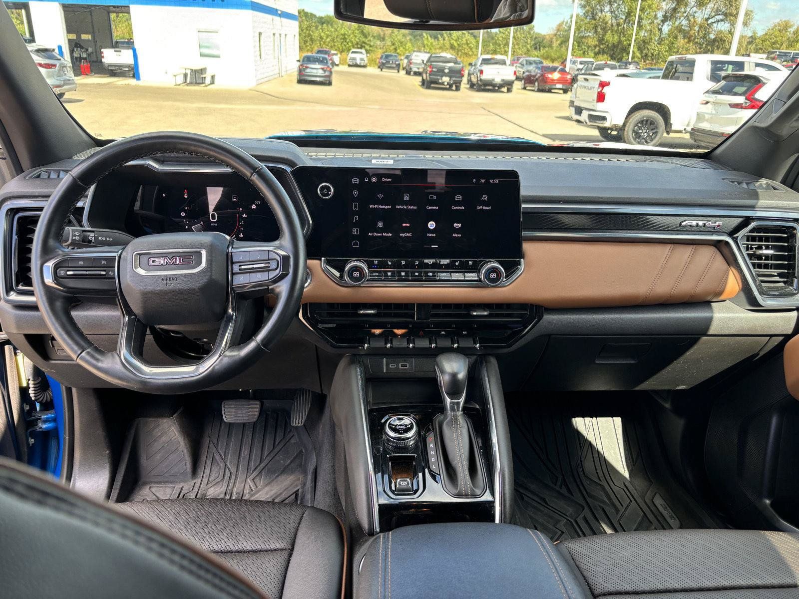Used 2023 GMC Canyon AT4 w/ AT4 Premium Package AWD/4WD image 17
