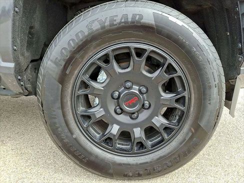 Used 2025 Toyota Tacoma SR5 image 27