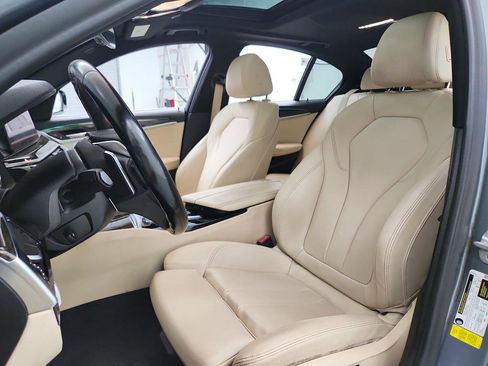 Used 2019 BMW 530i w/ Convenience Package image 14