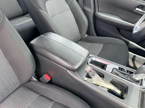 Used 2025 Nissan Sentra SV FWD image 21
