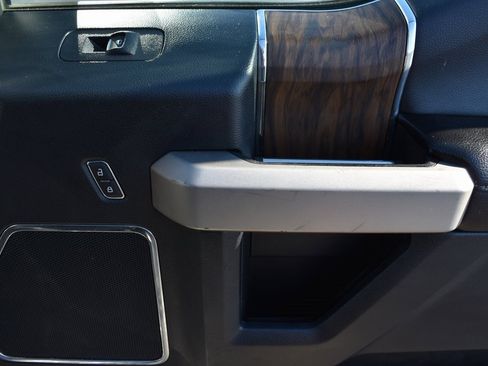 Used 2019 Ford F150 Lariat image 14