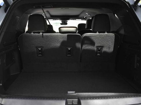 Used 2026 Chevrolet Traverse RS AWD/4WD image 8