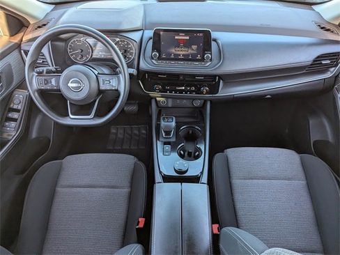 Used 2022 Nissan Rogue SV image 14