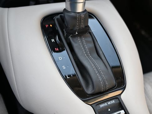 Used 2025 Honda HR-V LX image 19