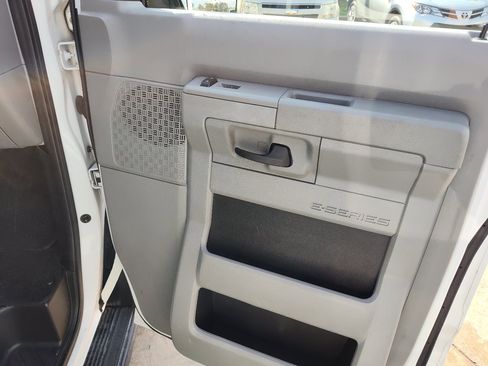 Used 2013 Ford E-250 and Econoline 250 Extended w/ Premium Van Group image 20