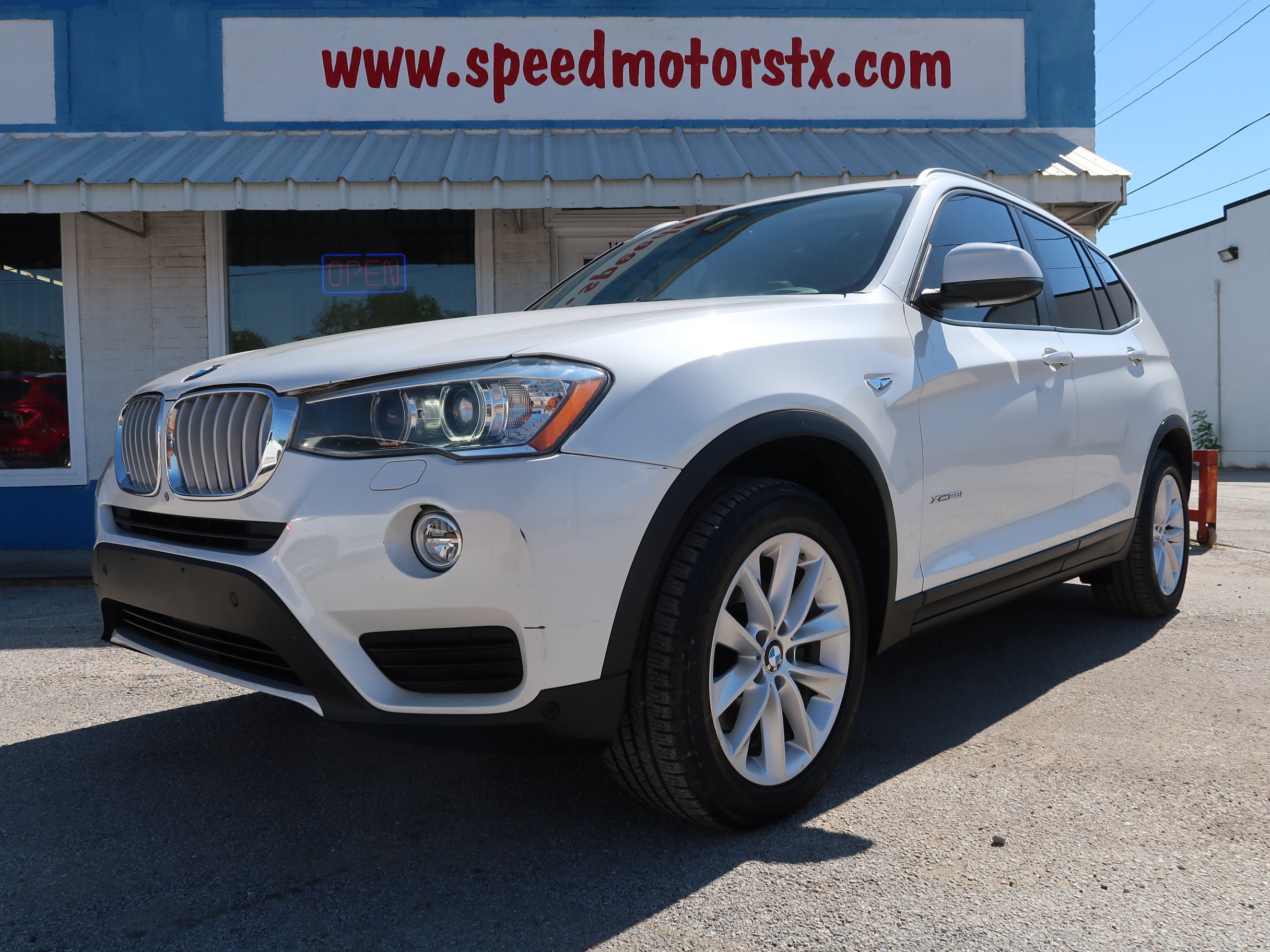 Used 2016 BMW X3 xDrive28i AWD/4WD image 4