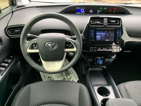 Used 2017 Toyota Prius Two FWD image 11