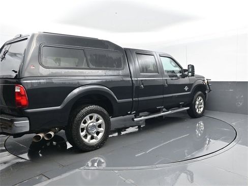 Used 2015 Ford F250 Lariat w/ Lariat Ultimate Package image 23