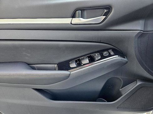 New 2025 Nissan Altima 2.5 SR image 29