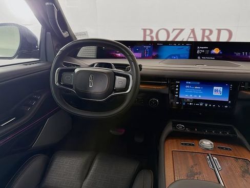 Certified 2025 Lincoln Navigator Black Label AWD/4WD image 27