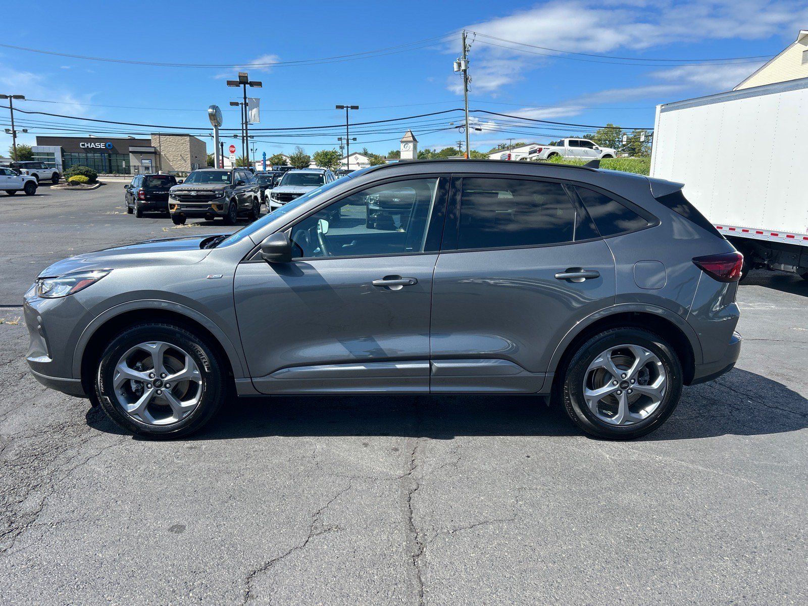 Used 2023 Ford Escape ST-Line AWD/4WD image 5