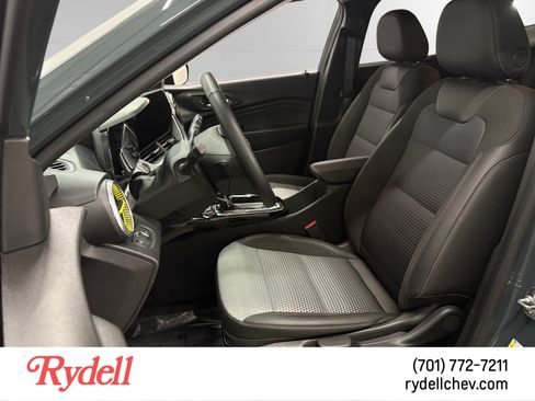 Used 2025 Chevrolet Trax LT w/ Driver Confidence Package FWD image 10