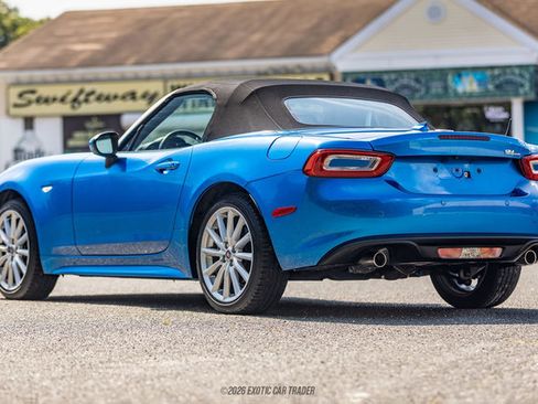 Used 2017 FIAT 124 Spider Lusso RWD image 14