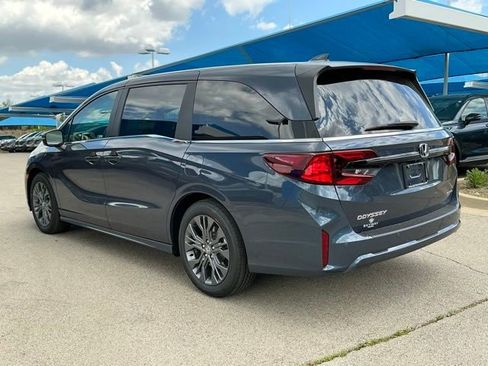 New 2026 Honda Odyssey Touring image 4